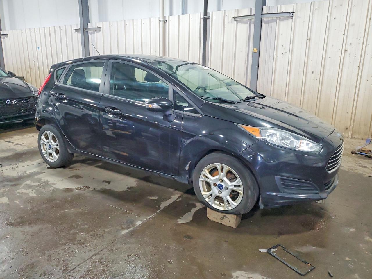 2014 Ford Fiesta Se - Фото 4