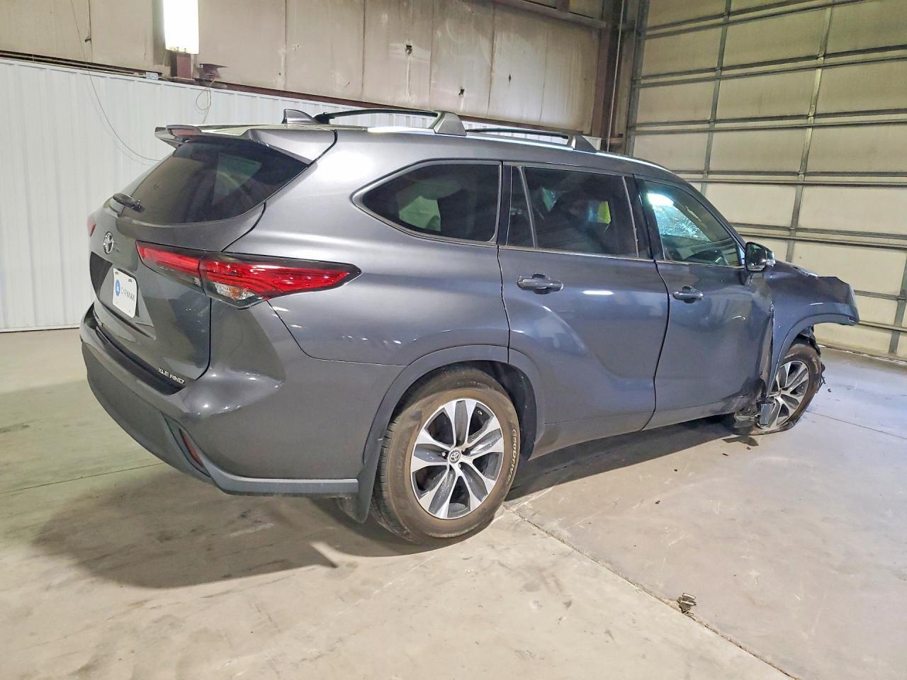 2021 Toyota Highlander Xle - Image 3