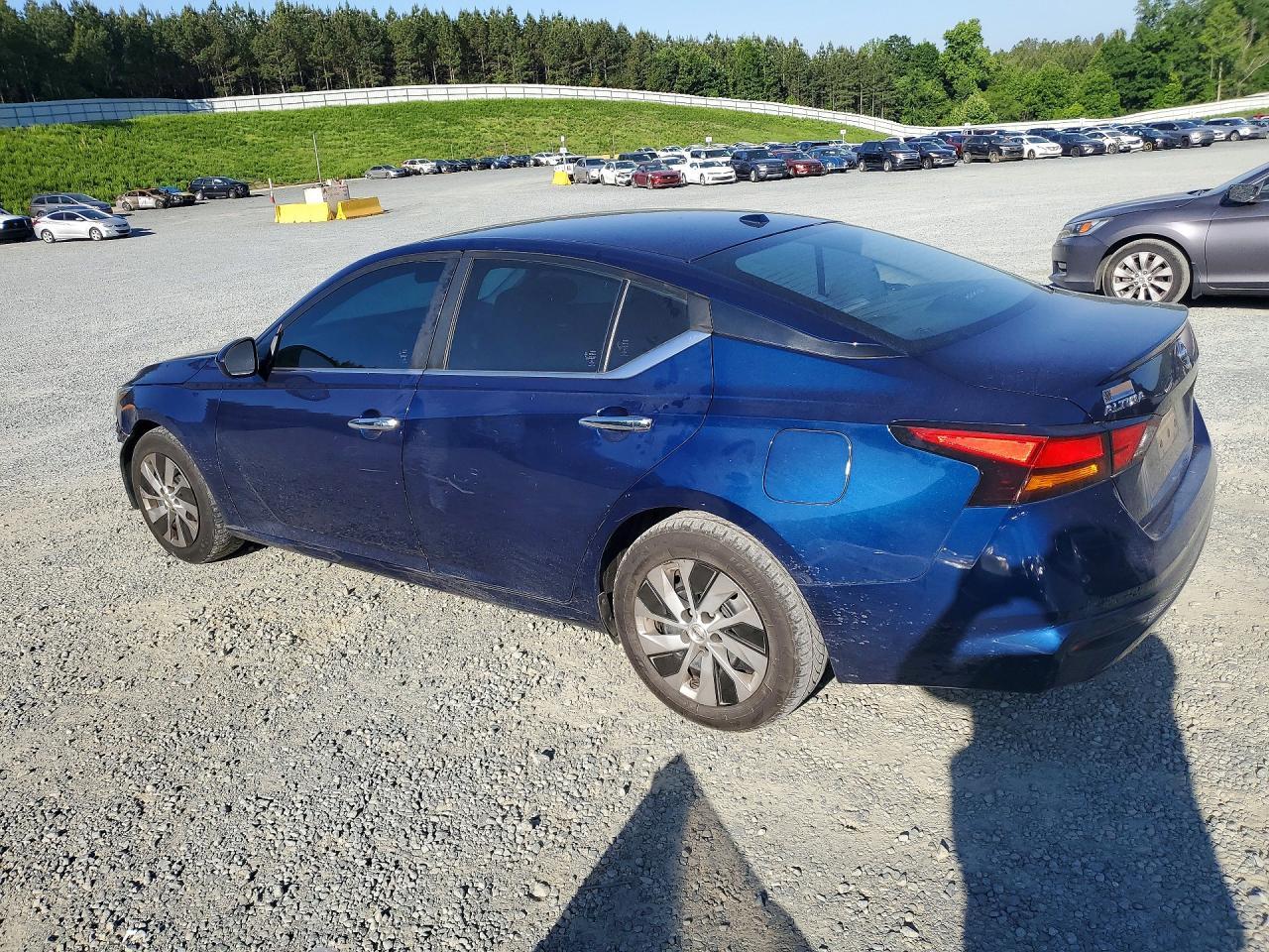 2020 Nissan Altima S - Фото 2