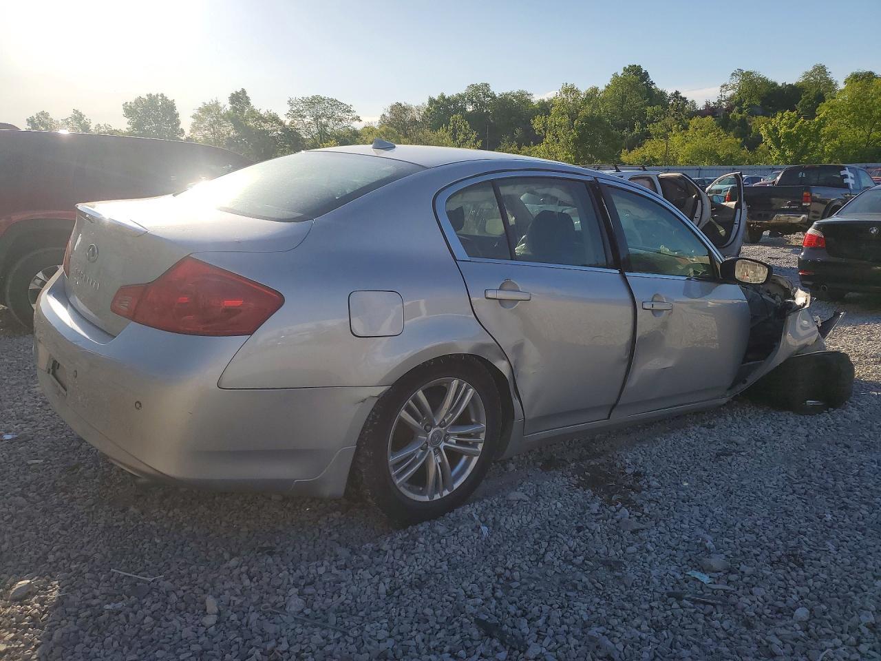 2013 Infiniti G37 Sedan X - Фото 3