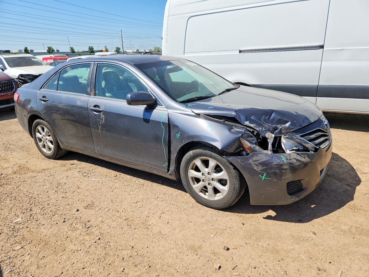 2011 Toyota Camry Le - Фото 4