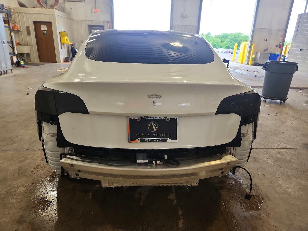 2020 Tesla Model 3 - Фото 6