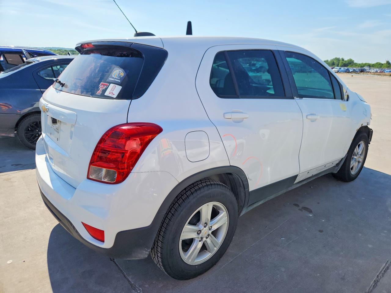 2020 Chevrolet Trax Ls - Image 3