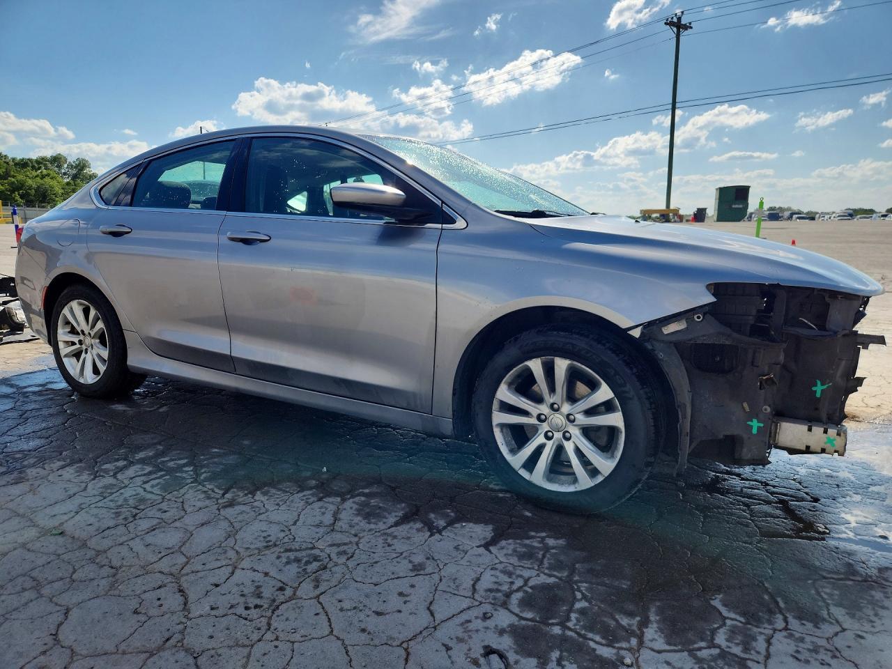 2016 Chrysler 200 Limited - Image 4