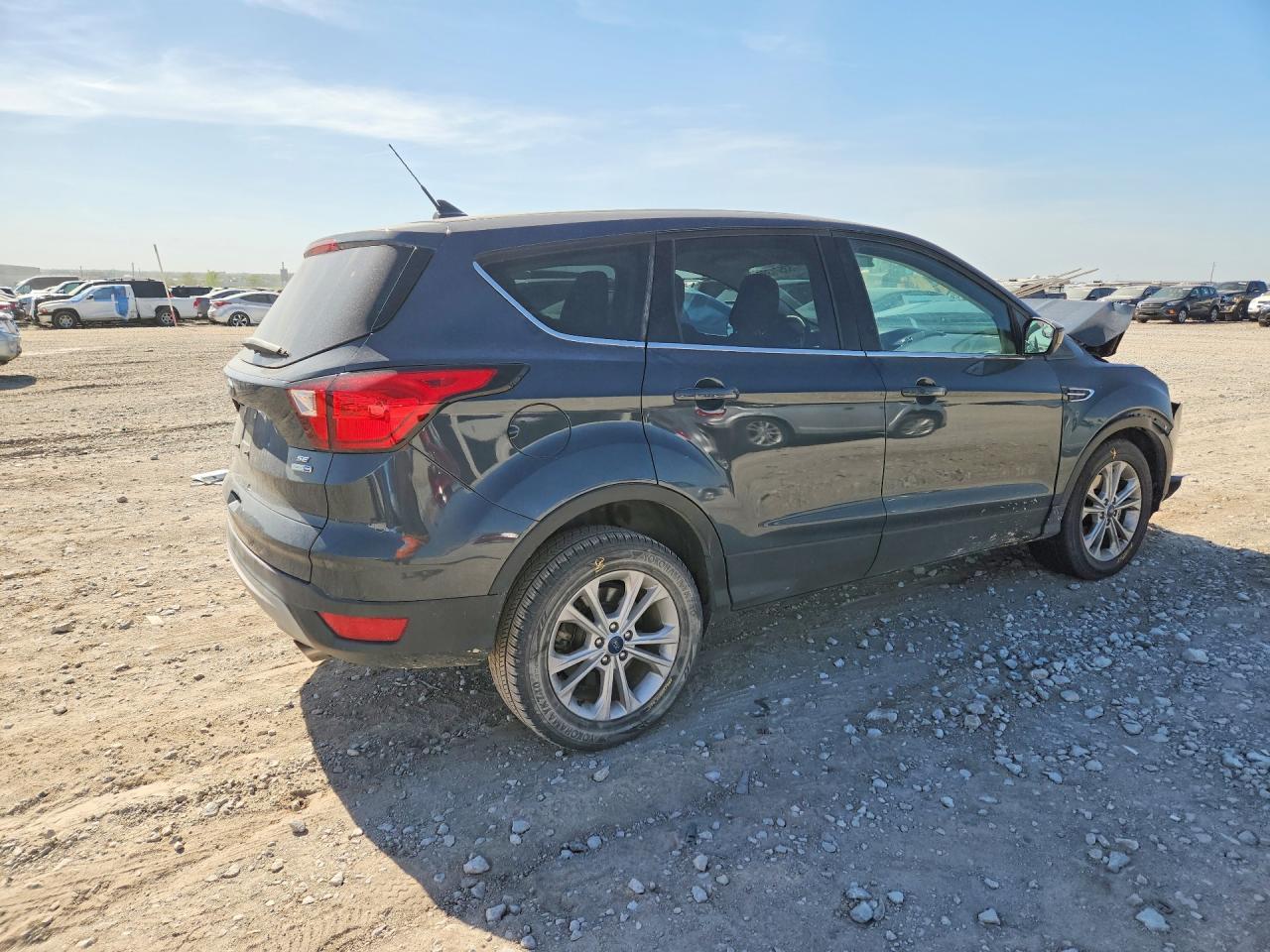 2019 Ford Escape Se - Фото 3