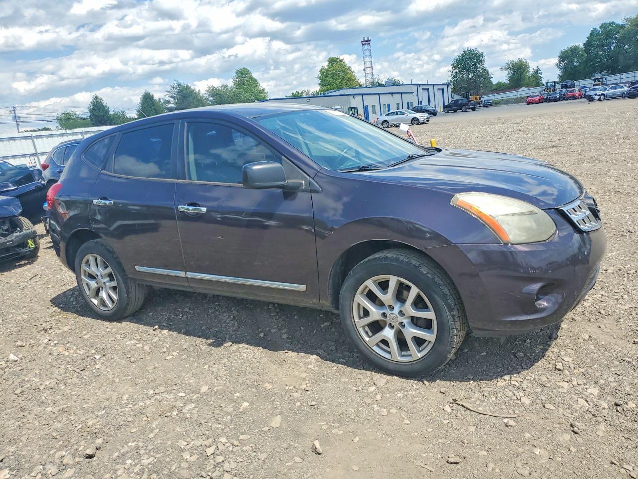 2014 Nissan Rogue Select S - Image 4