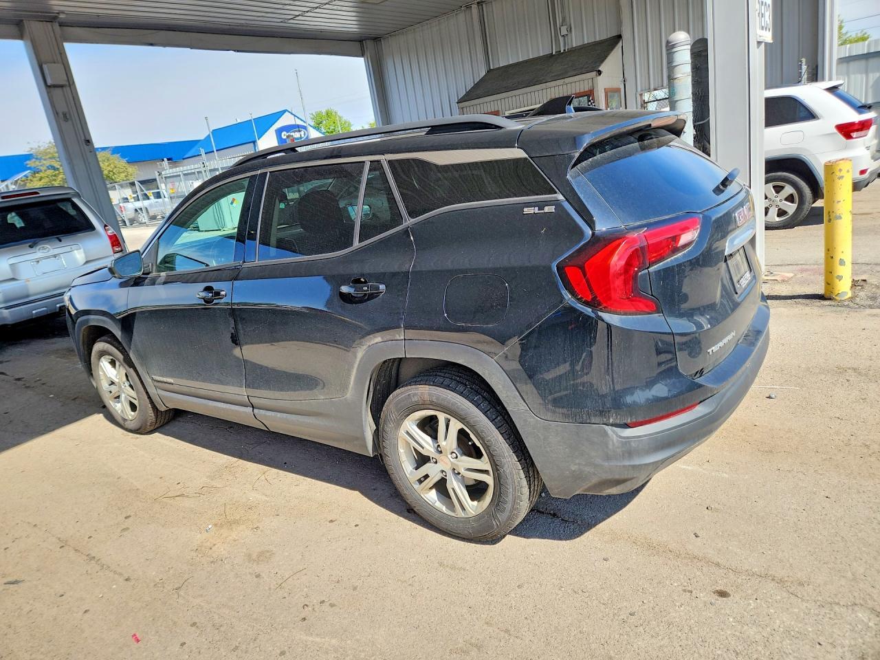 2018 GMC Terrain Sle - Image 2
