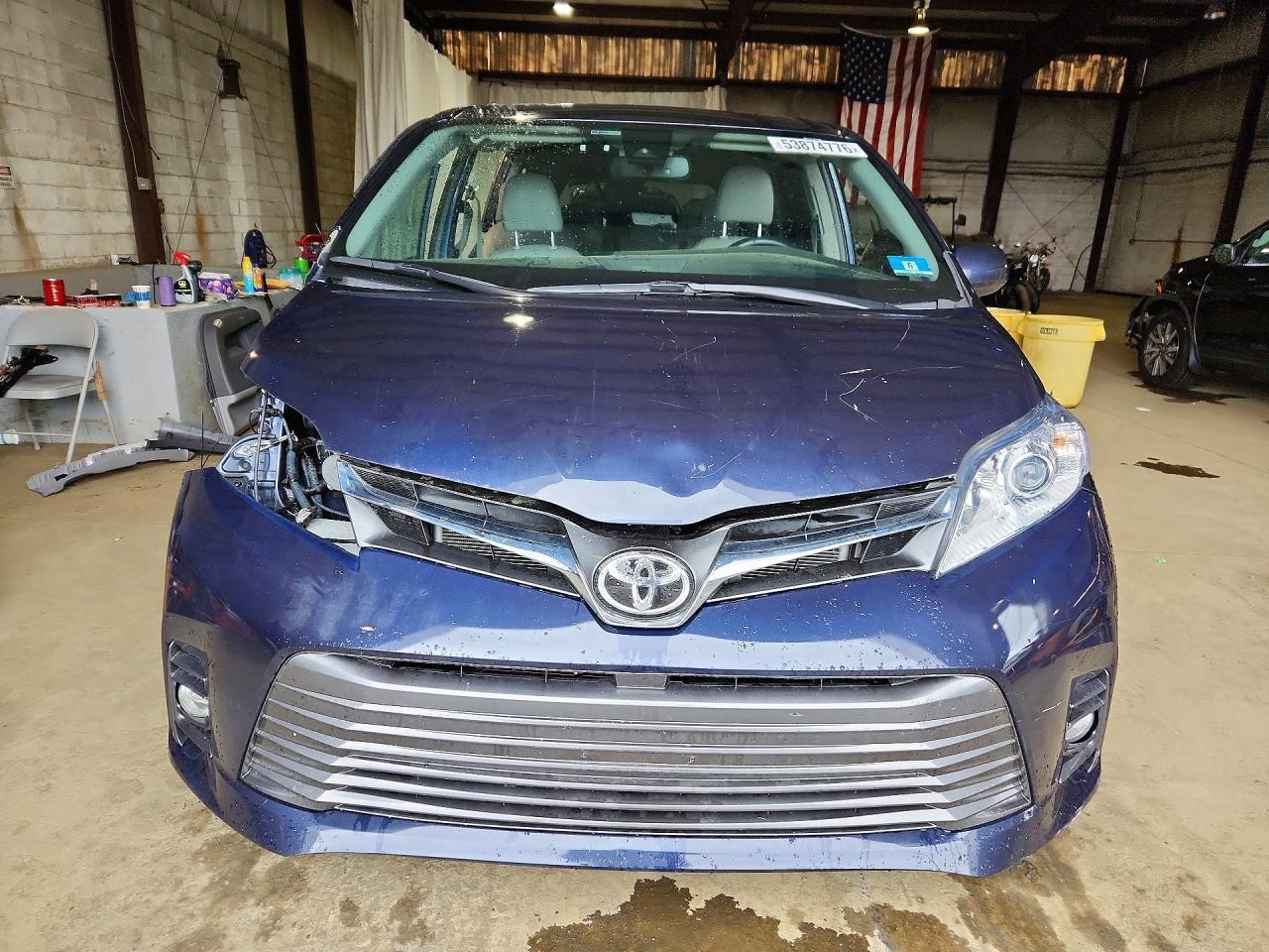 2018 Toyota Sienna Xle 8-Passenger - Фото 5