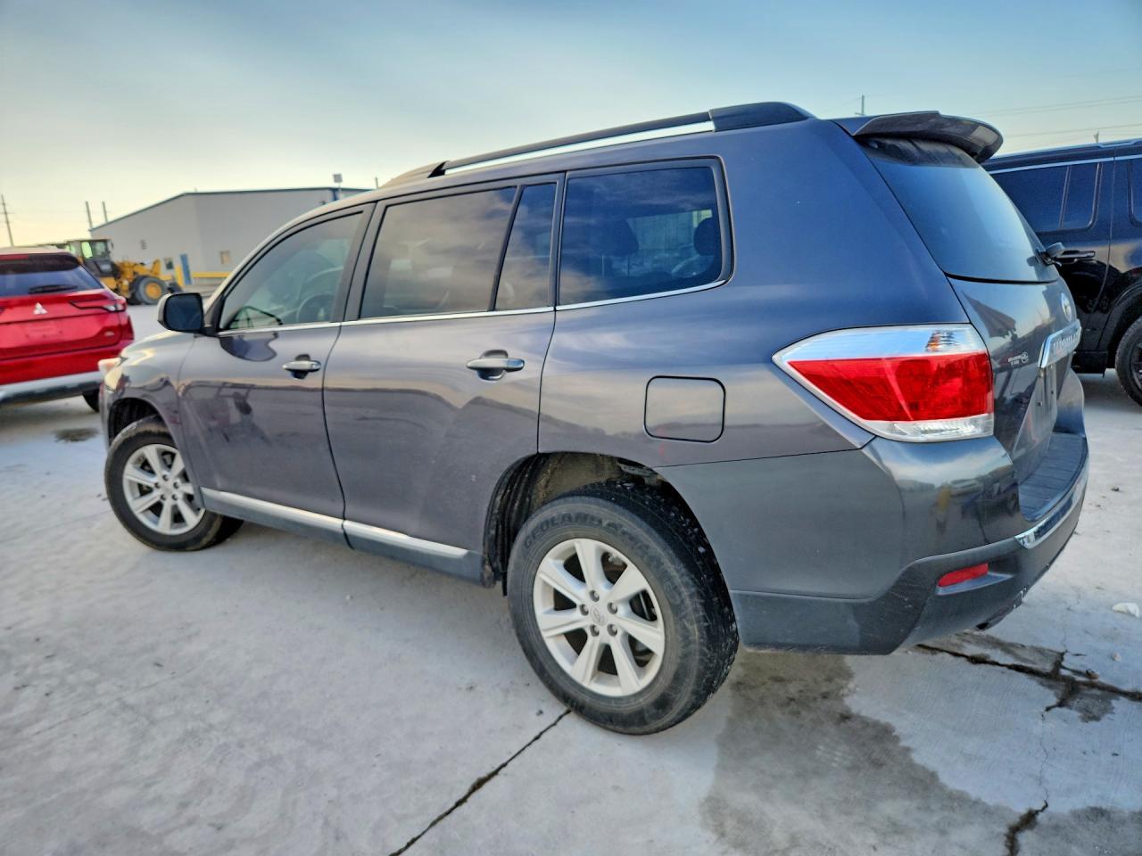 2012 Toyota Highlander Se - Image 2