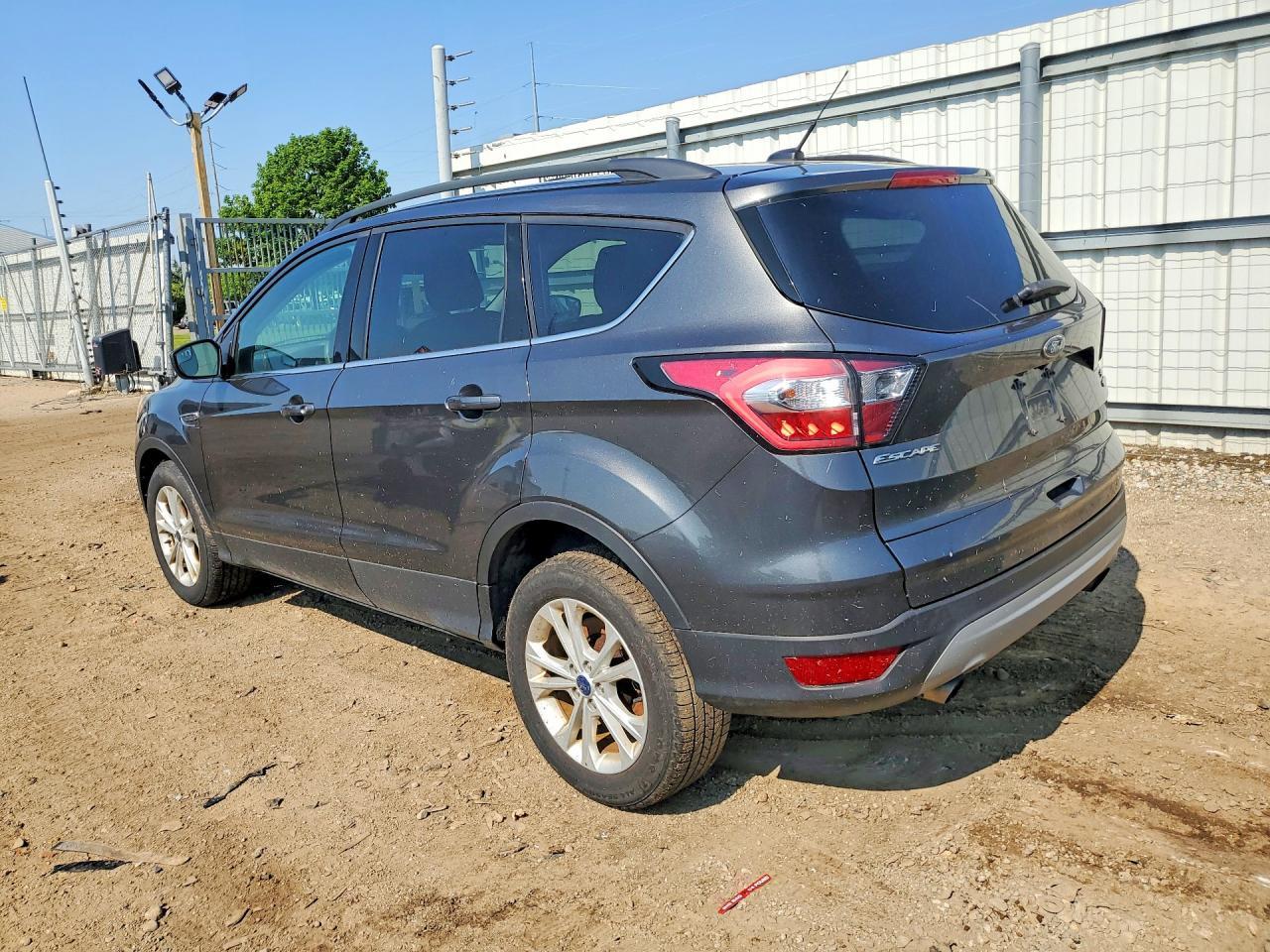 2018 Ford Escape Se - Фото 2
