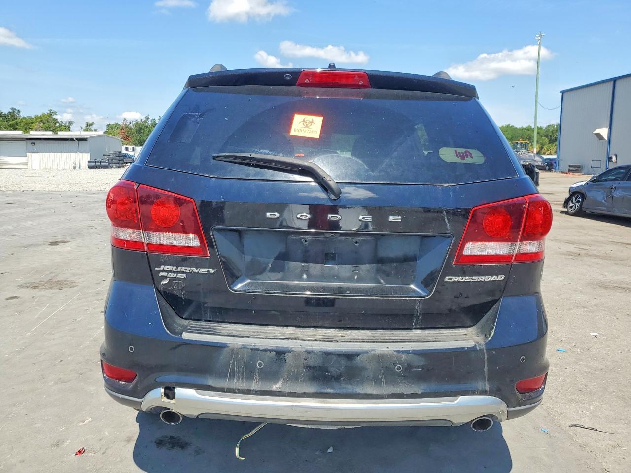 2017 Dodge Journey Crossroad - Image 6