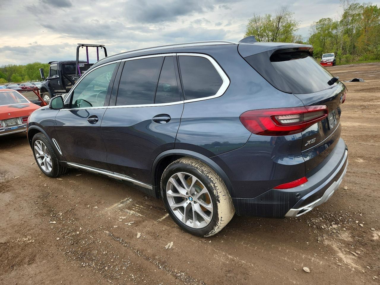 2022 BMW X5 xDrive40I - Image 2