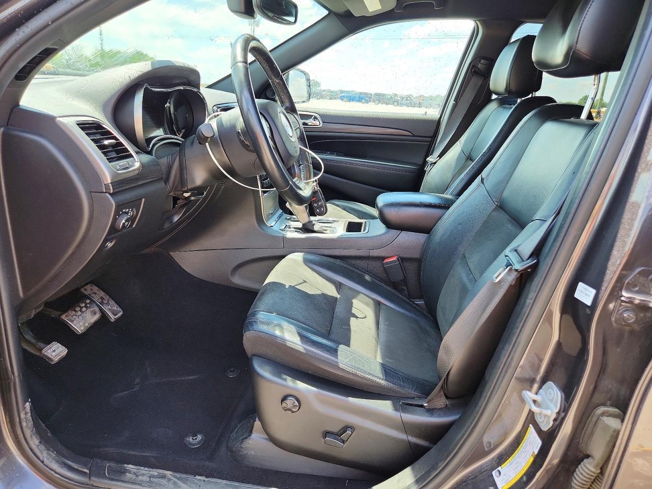 2019 Jeep Grand Cherokee Laredo - Image 7
