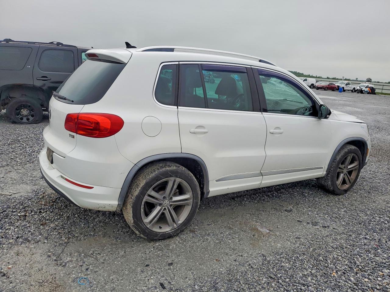 2017 Volkswagen Tiguan Sport - Фото 3