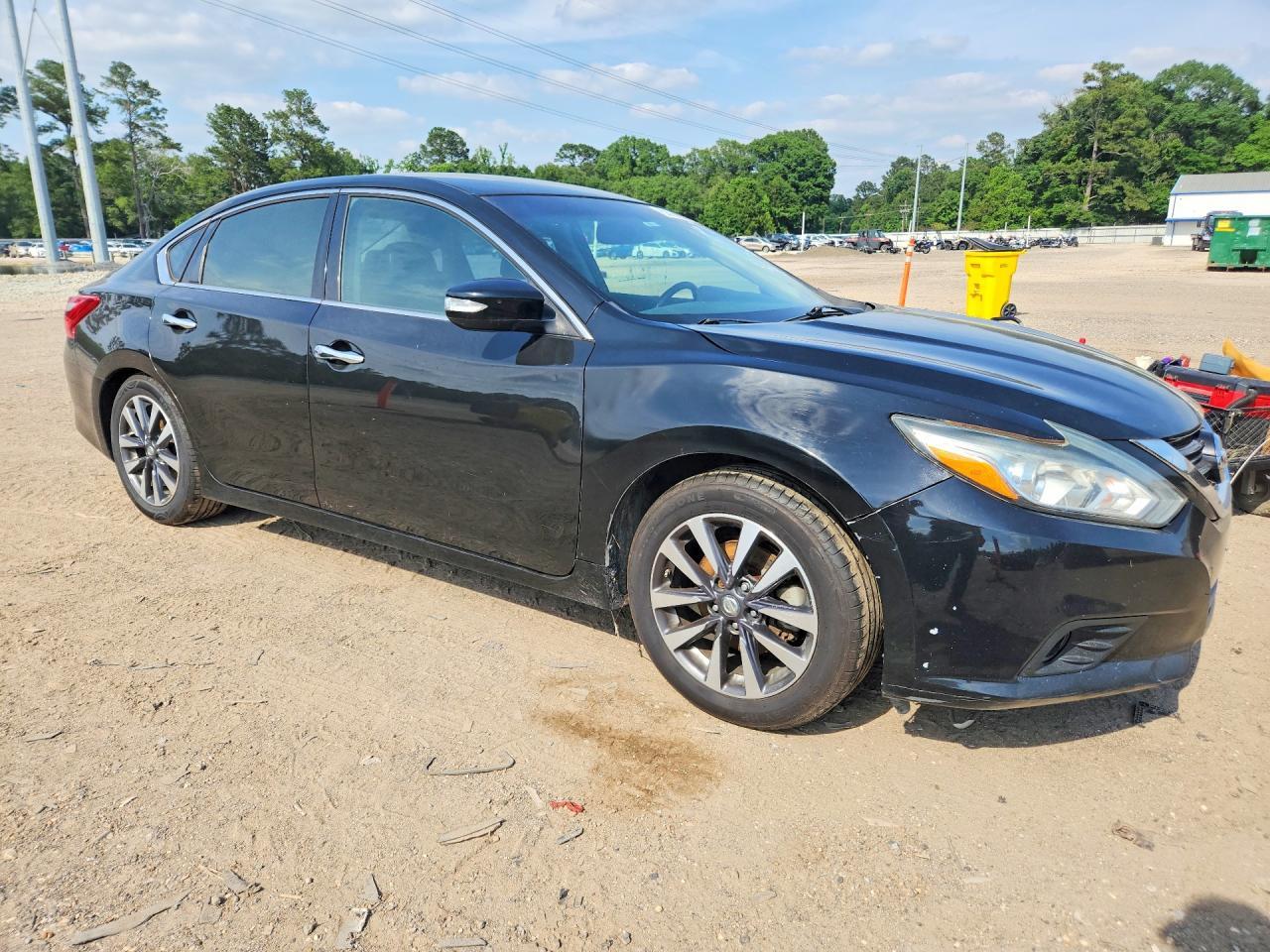 2017 Nissan Altima - Фото 4