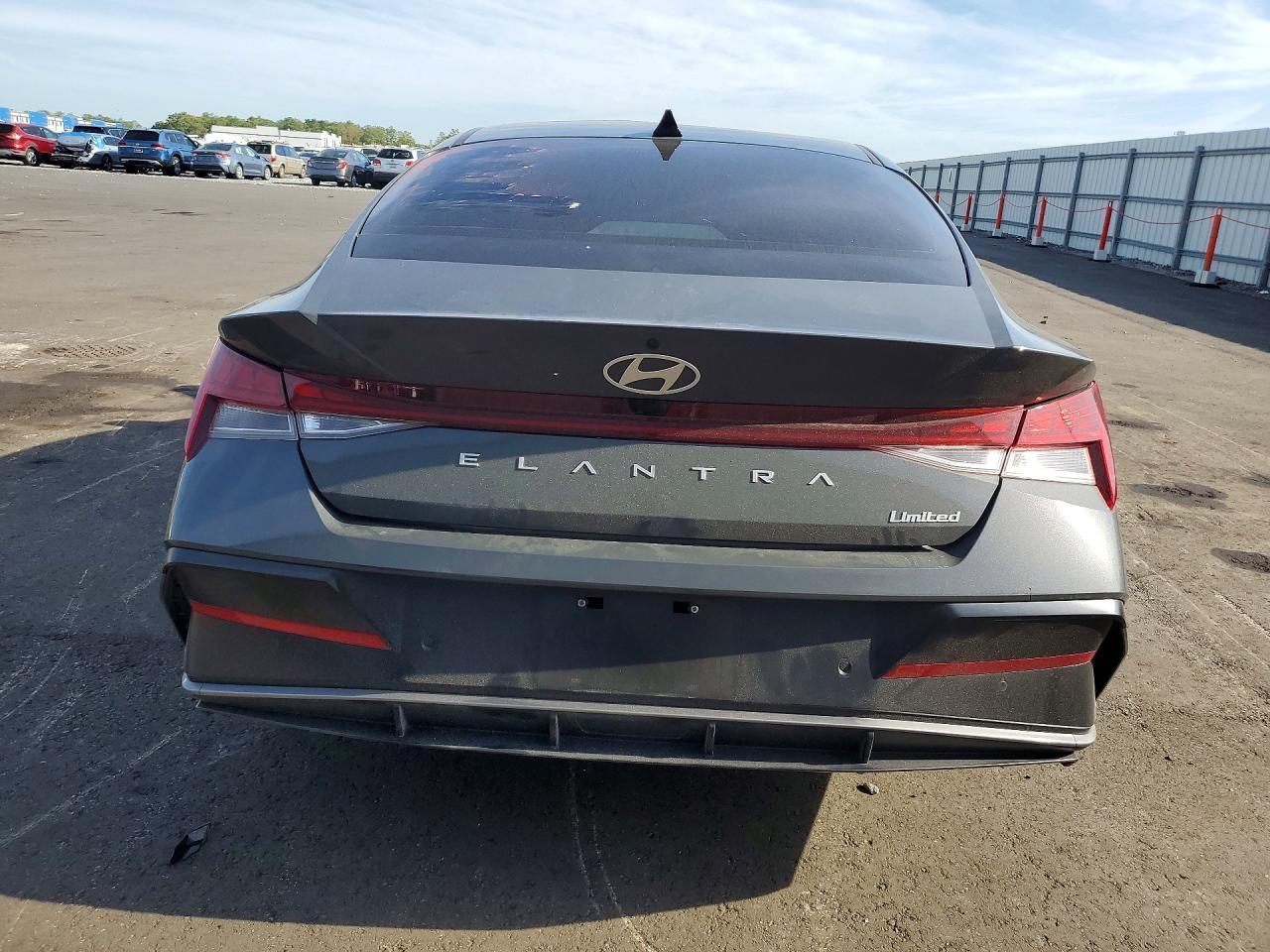 2024 Hyundai Elantra Limited - Фото 6