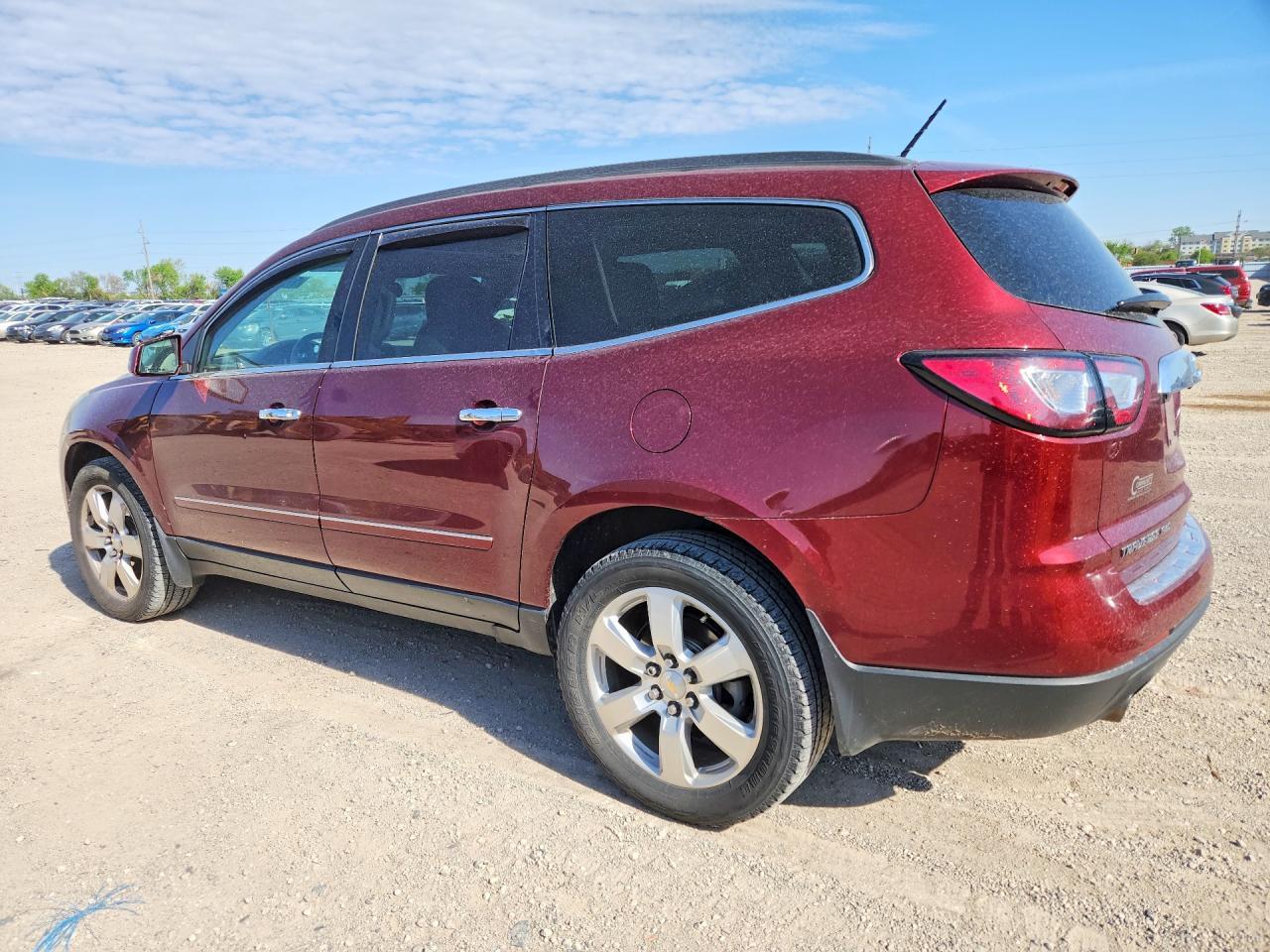 2017 Chevrolet Traverse Premier - Фото 2