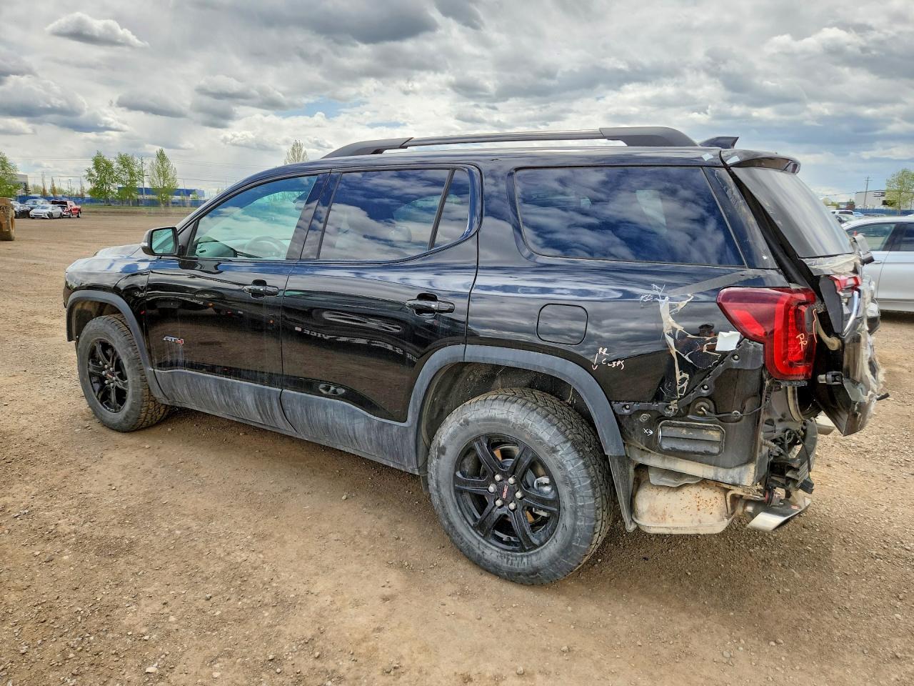 2023 GMC Acadia At4 - Image 2
