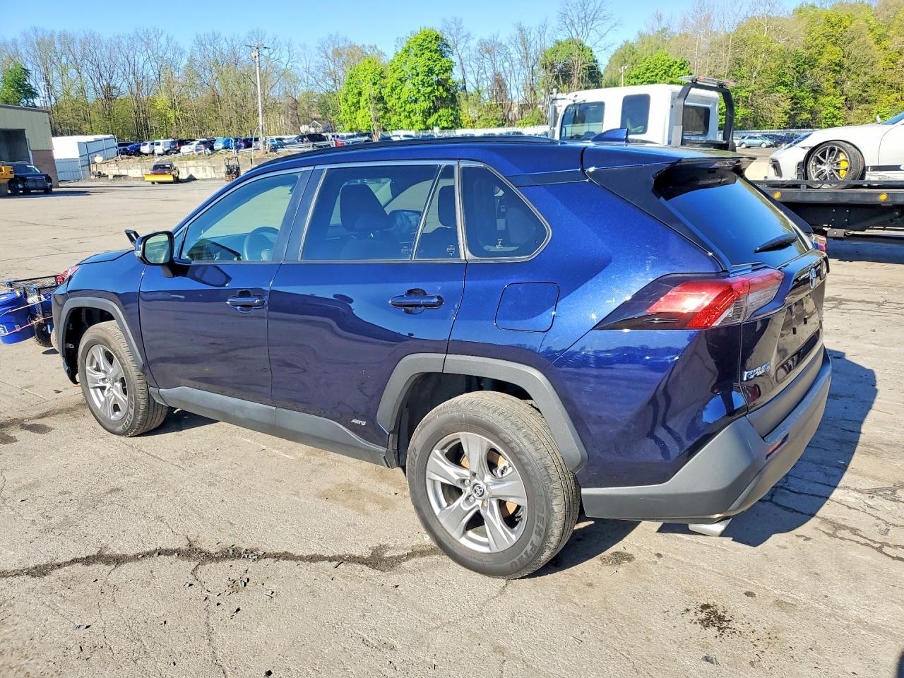2025 Toyota Rav4 Hybrid Xle - Image 2