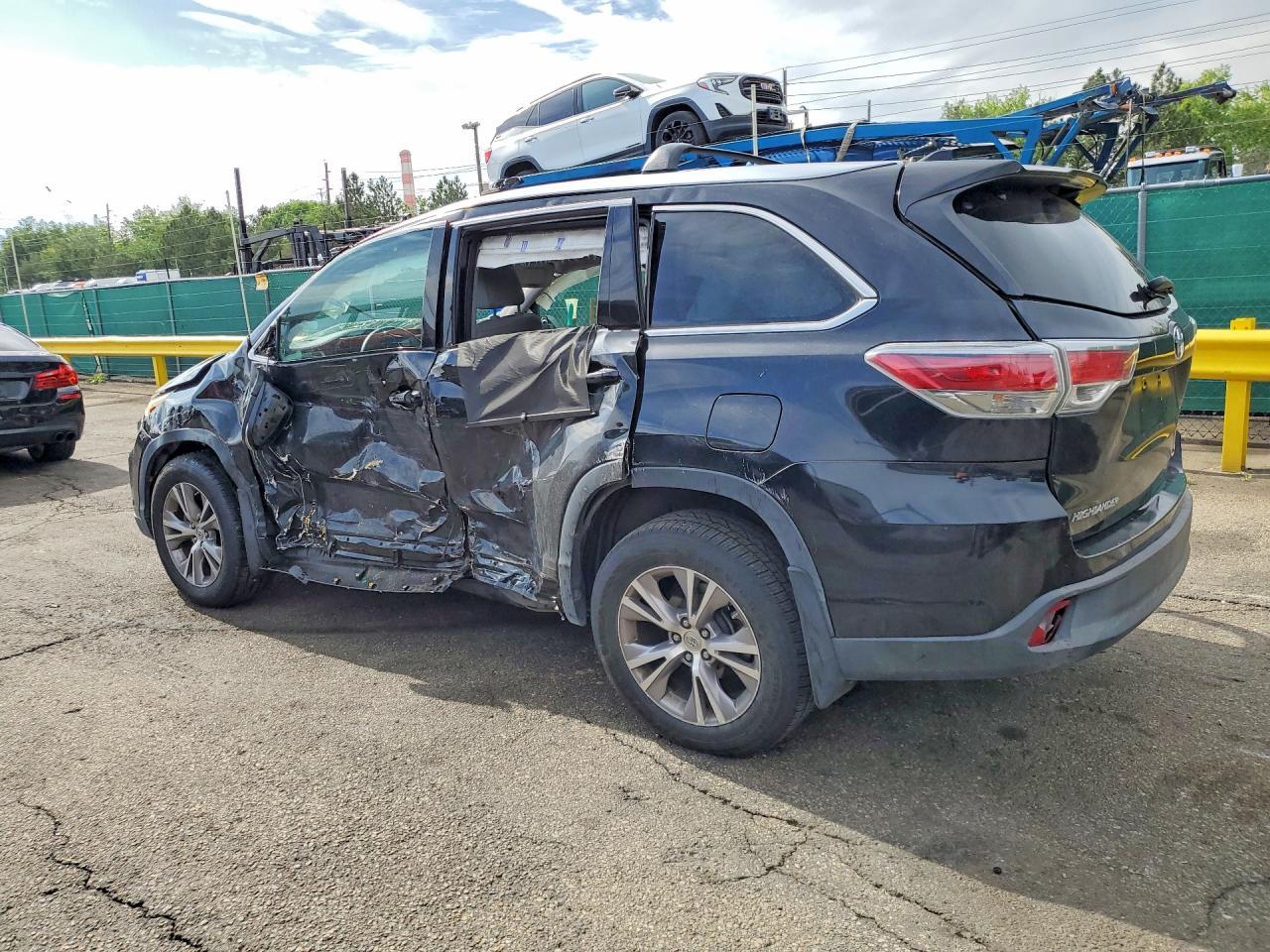 2015 Toyota Highlander Xle - Image 2