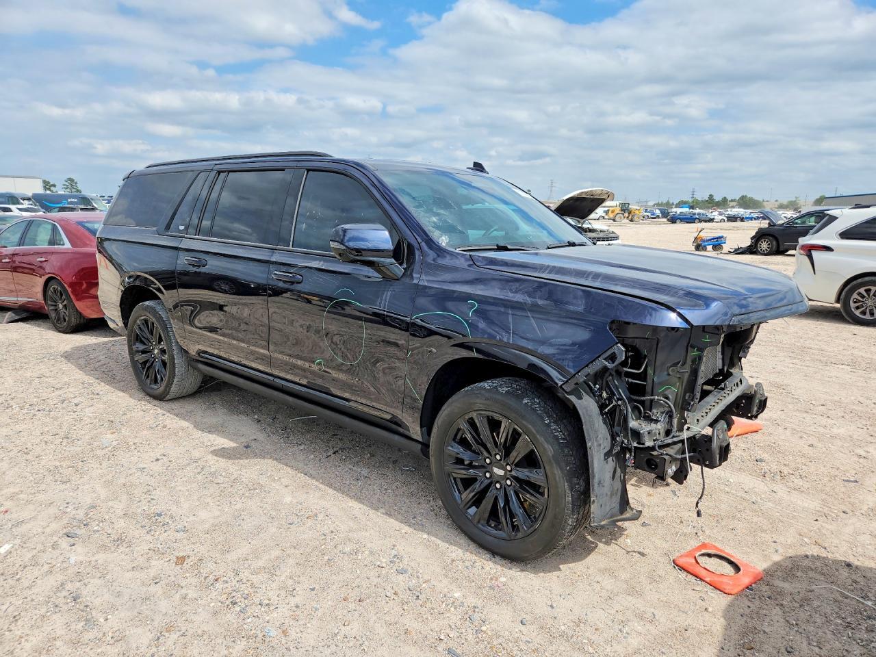 2024 Cadillac Escalade Esv Sport - Image 4