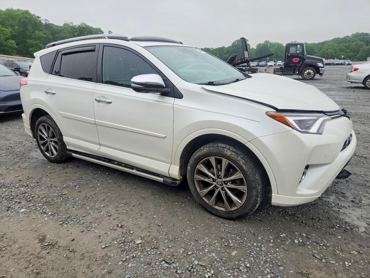 2017 Toyota Rav4 Platinum - Image 4