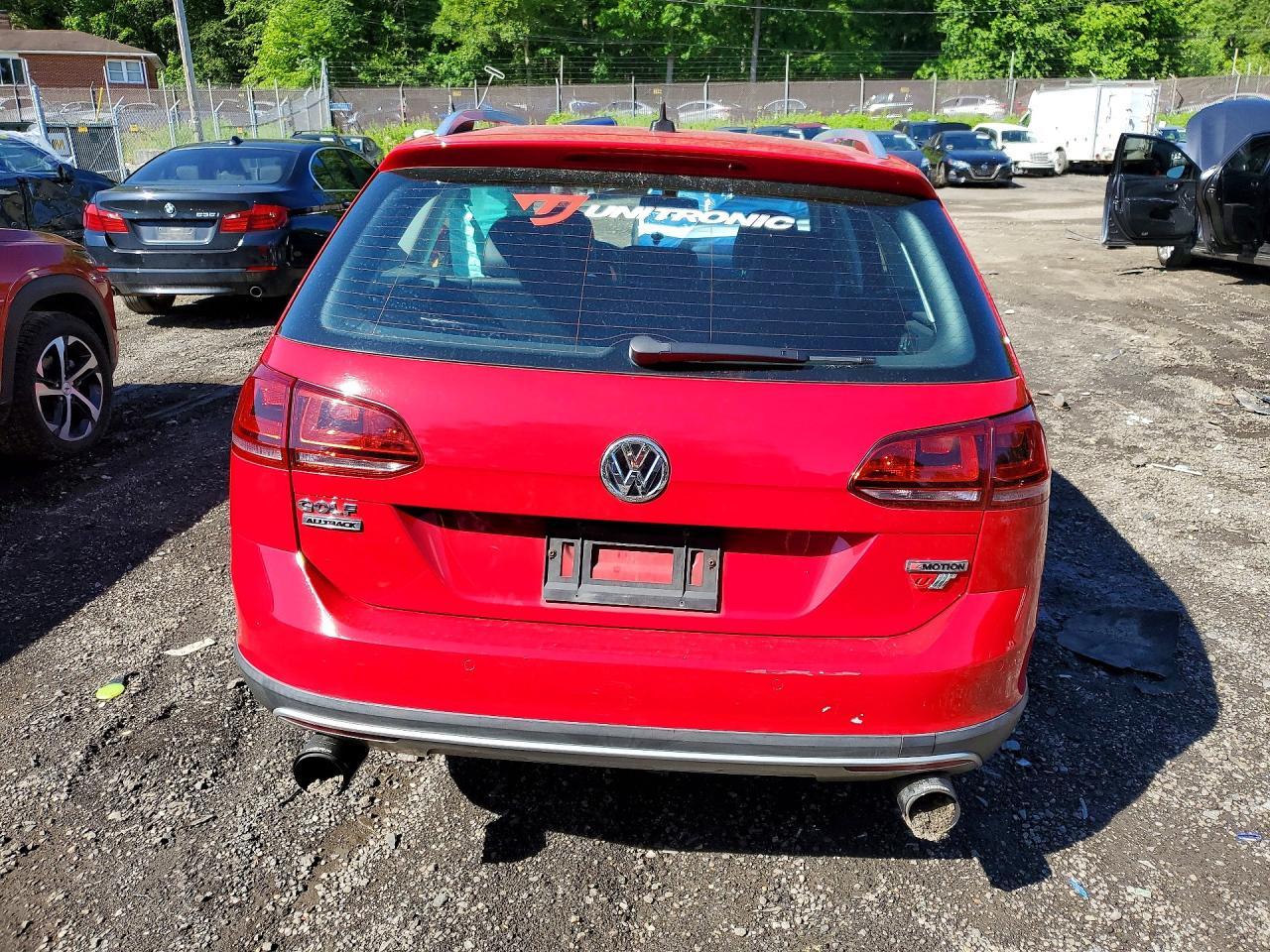 2017 Volkswagen Golf Alltrack S - Image 6