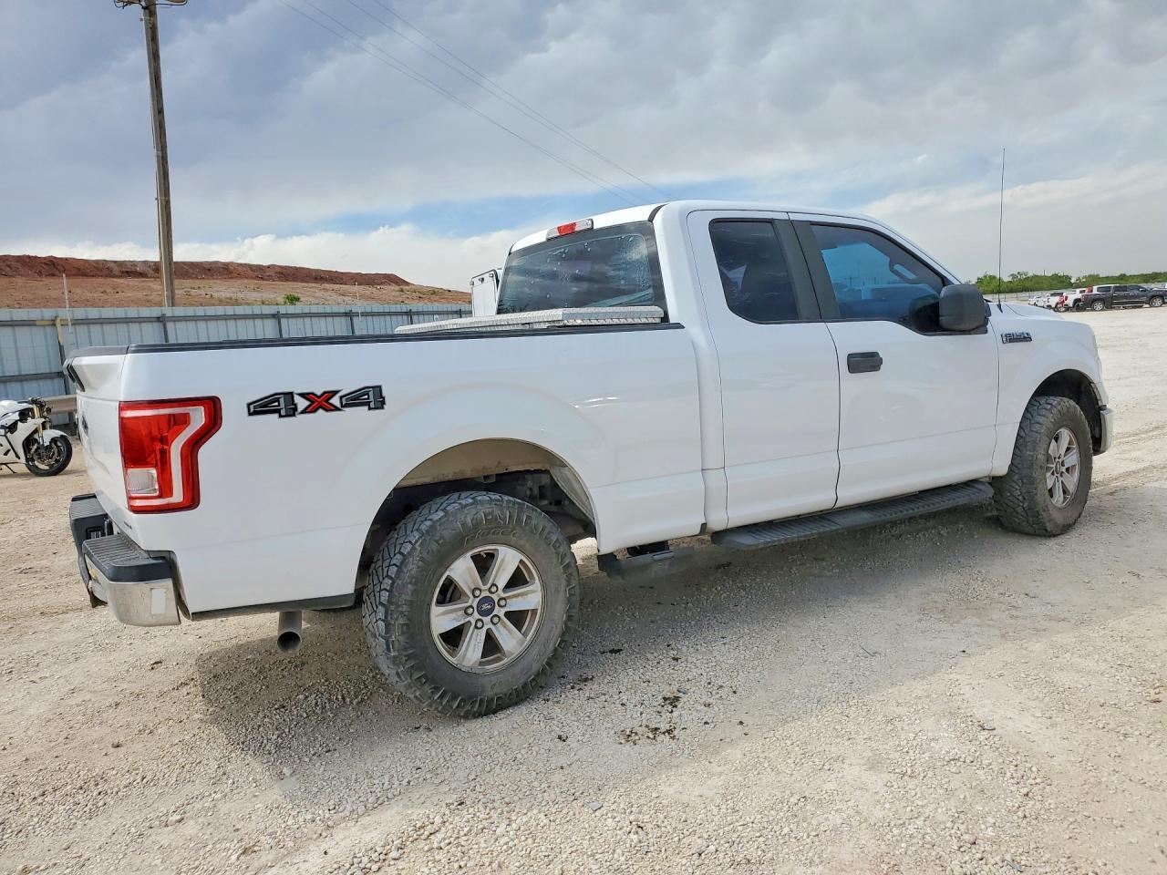 2015 Ford F150 Super Cab - Фото 3