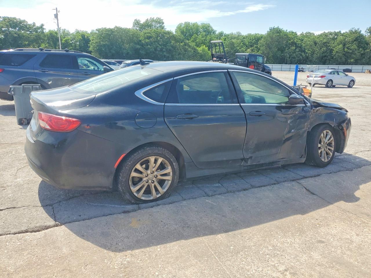 2016 Chrysler 200 Limited - Фото 3