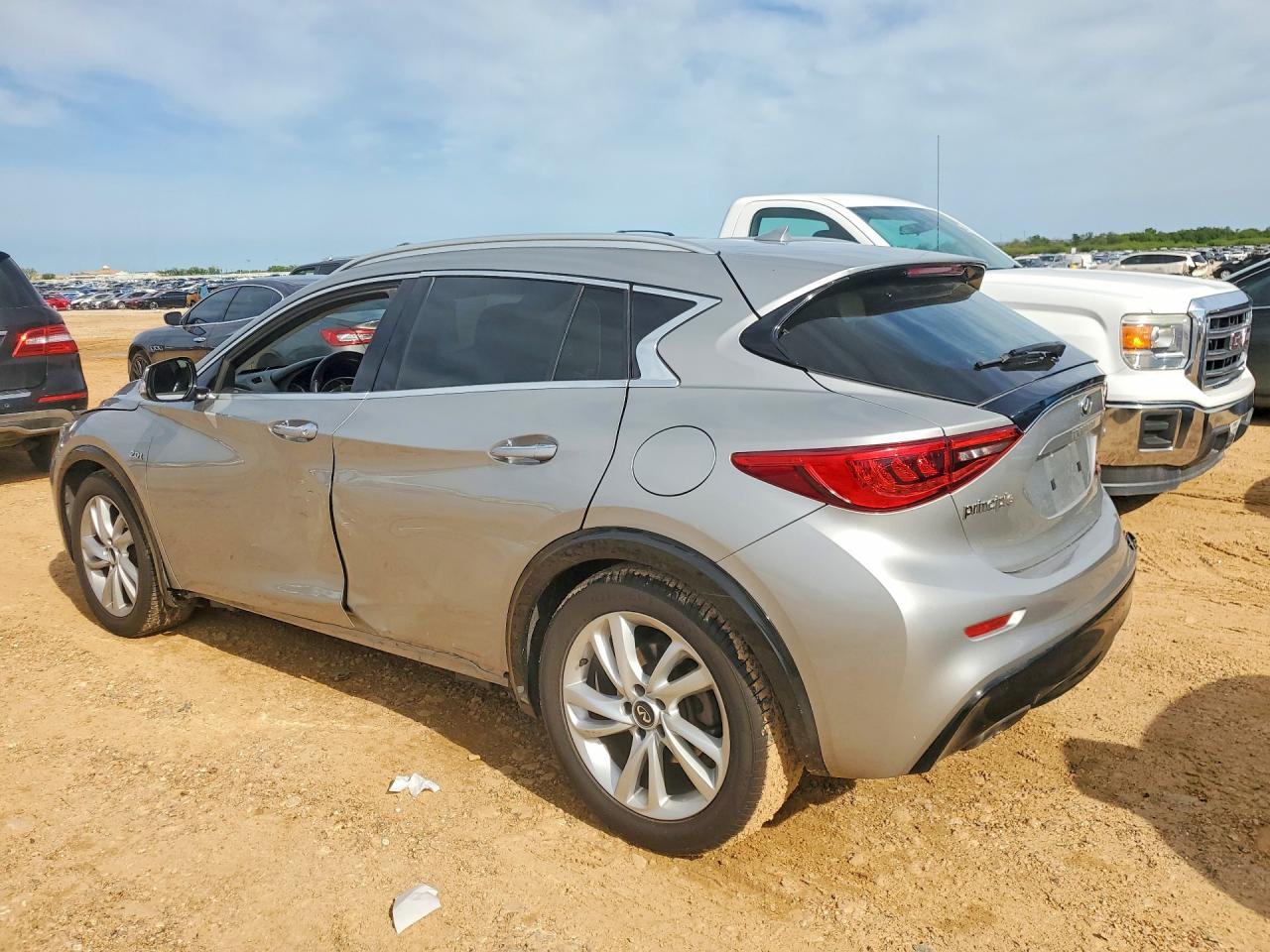 2019 Infiniti Qx30 Luxe - Фото 2