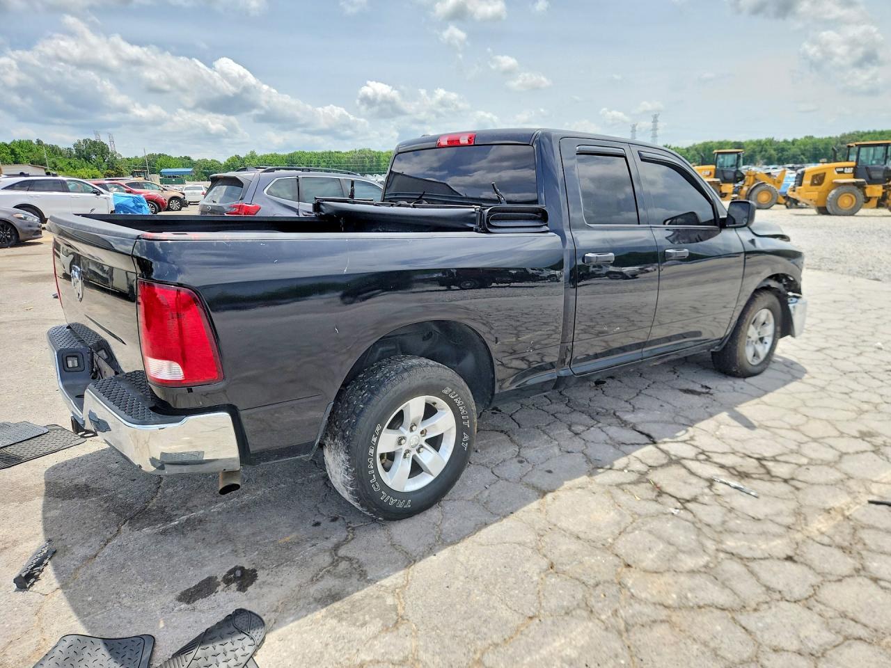2019 Ram 1500 Classic Tradesman - Image 3
