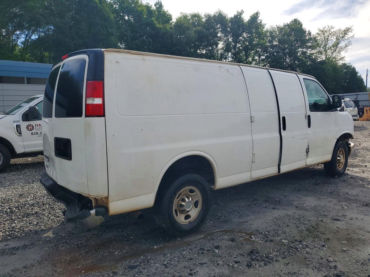2016 Chevrolet Express - Фото 3