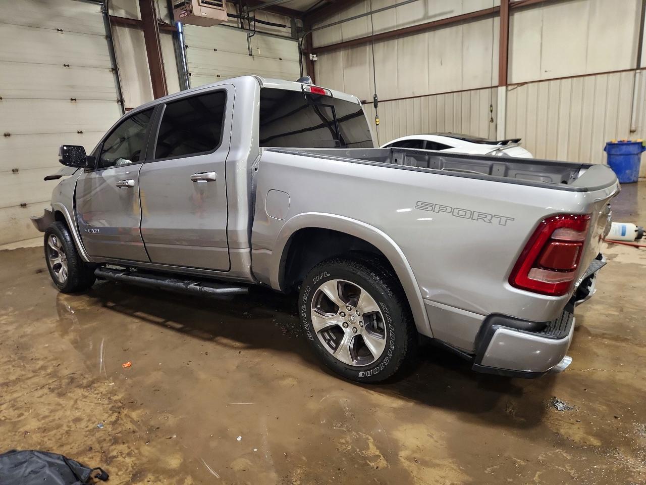 2021 Ram 1500 Laramie - Фото 2