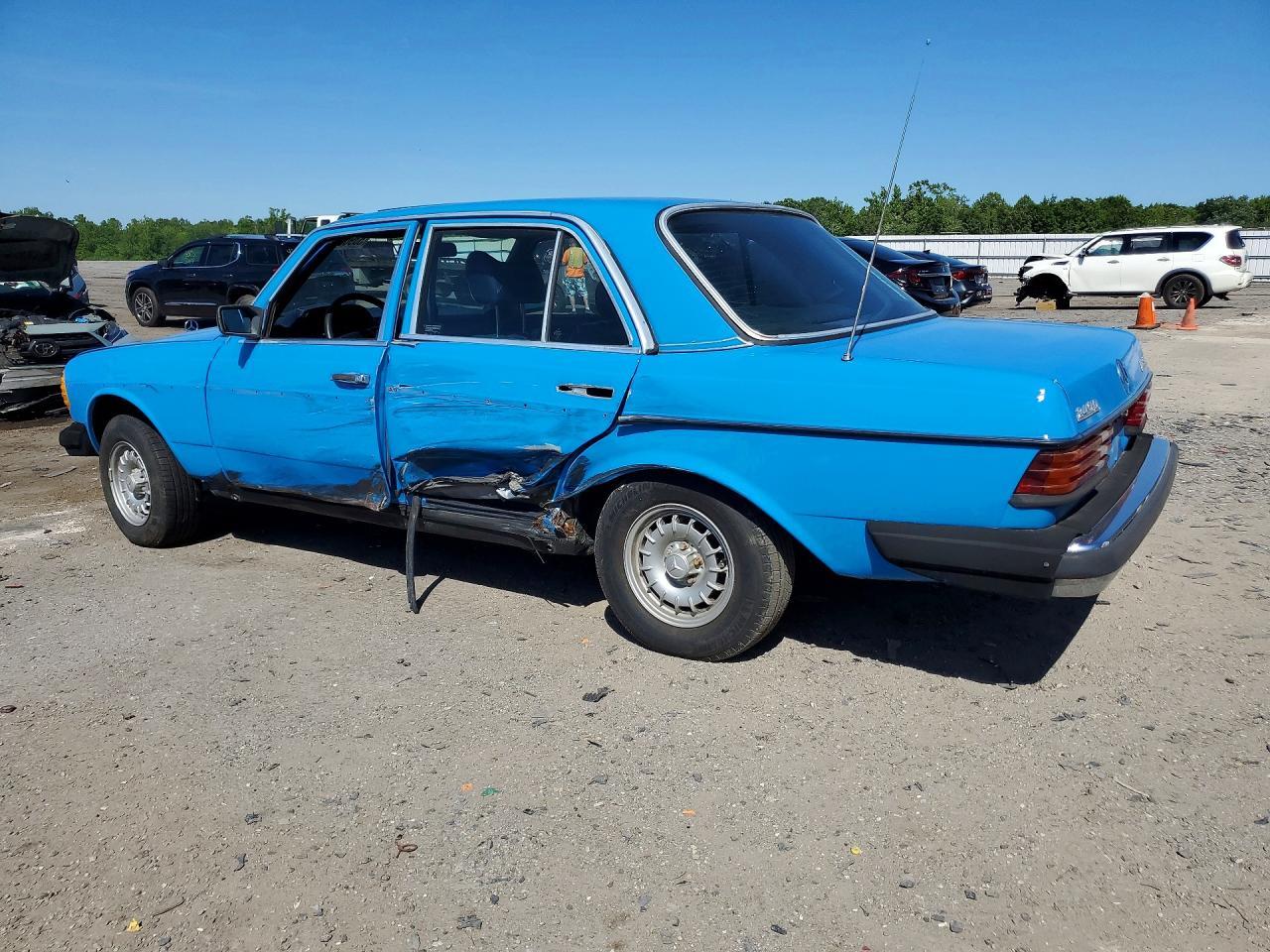 1982 Mercedes-Benz 240 D - Image 2