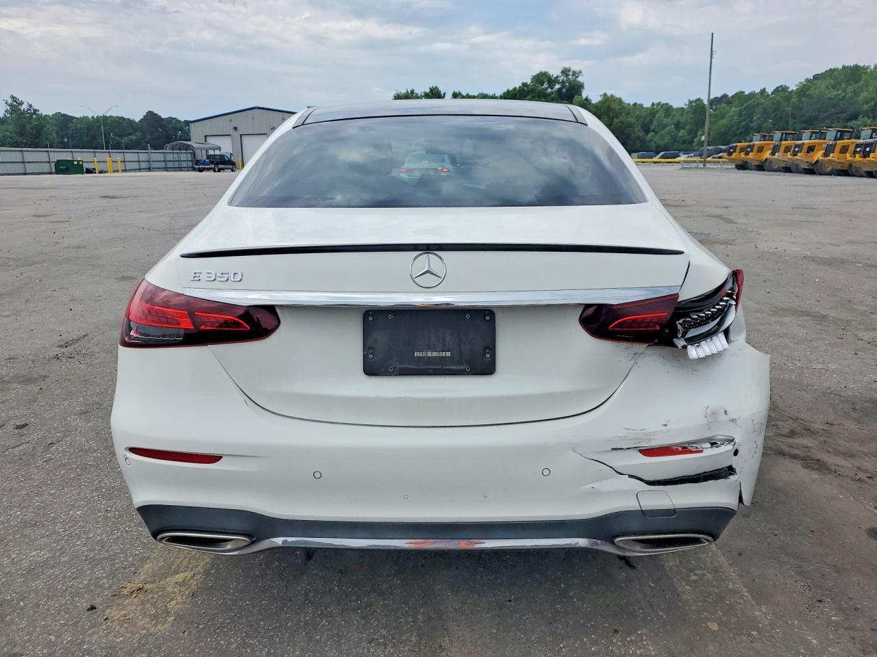 2022 Mercedes-Benz E 350 - Image 6