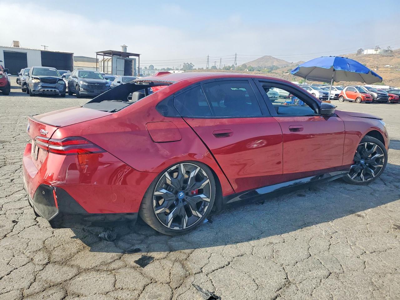 2025 BMW I5 M60 - Фото 3