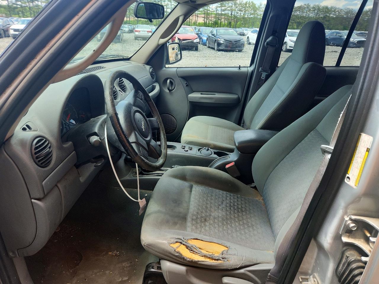 2006 Jeep Liberty Sport - Image 7