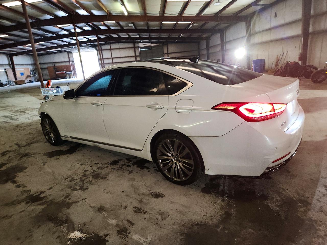 2015 Hyundai Genesis 5.0L - Image 2