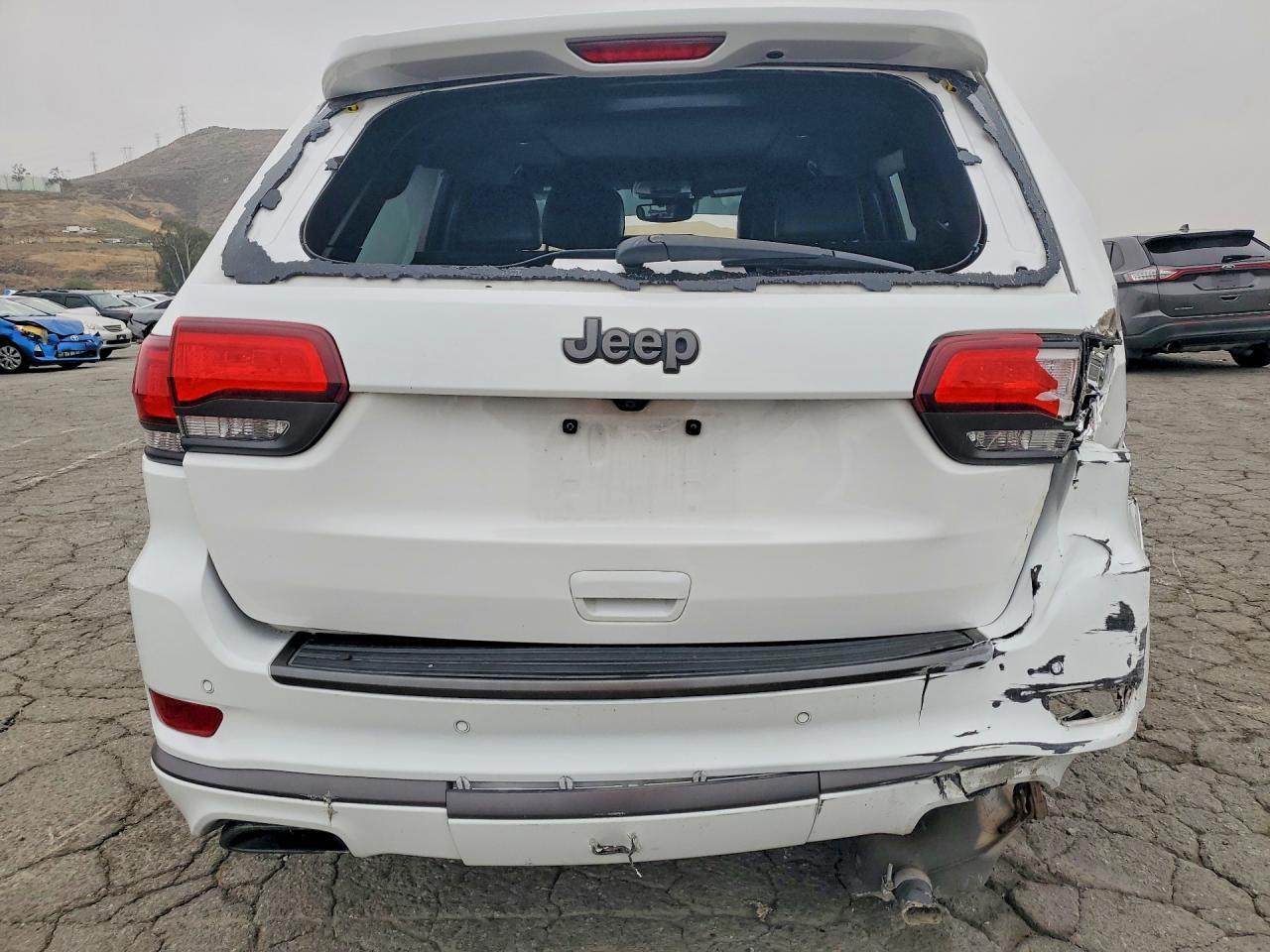2020 Jeep Grand Cherokee Overland - Image 6