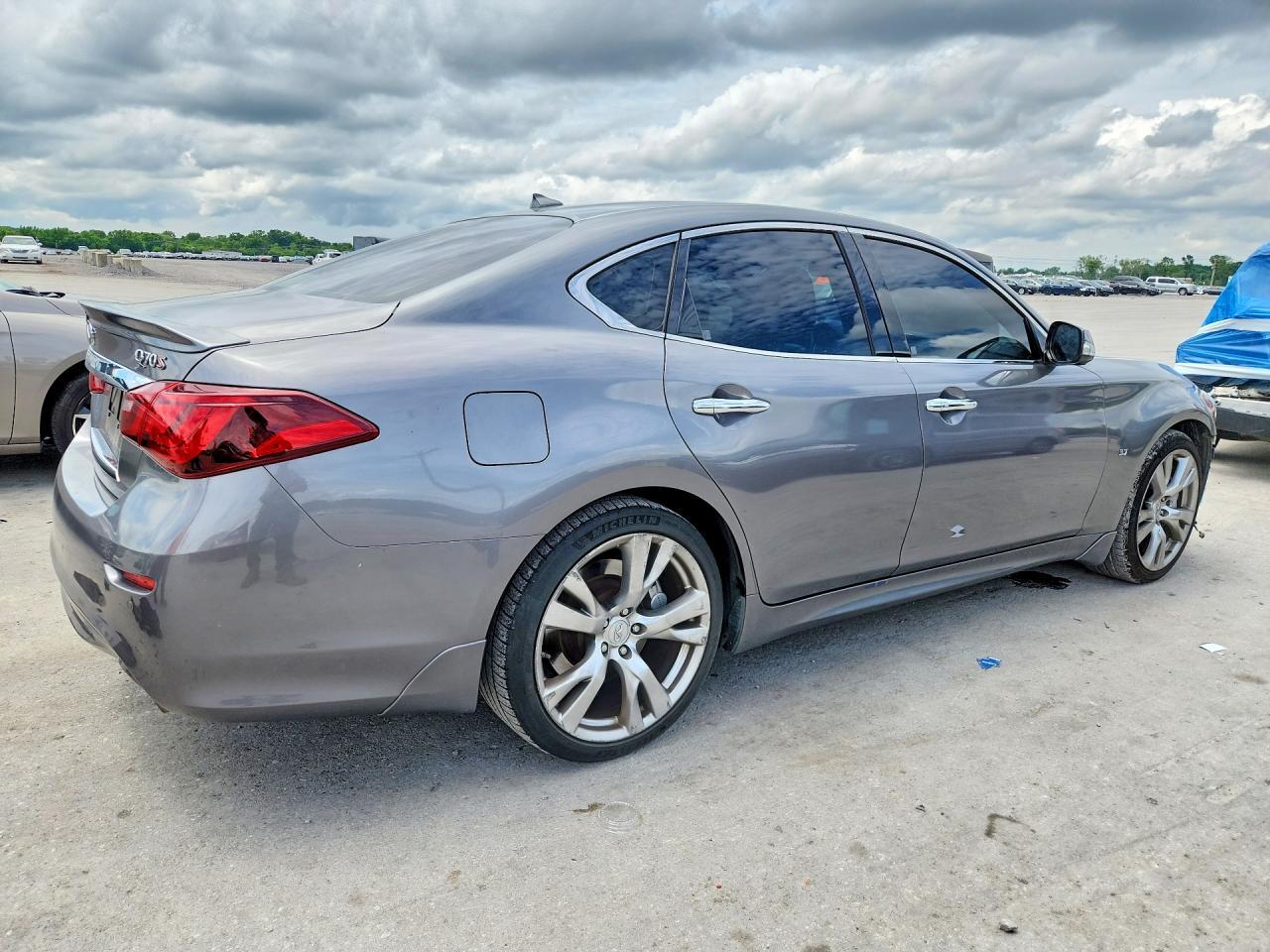 2015 Infiniti Q70 3.7 - Image 3