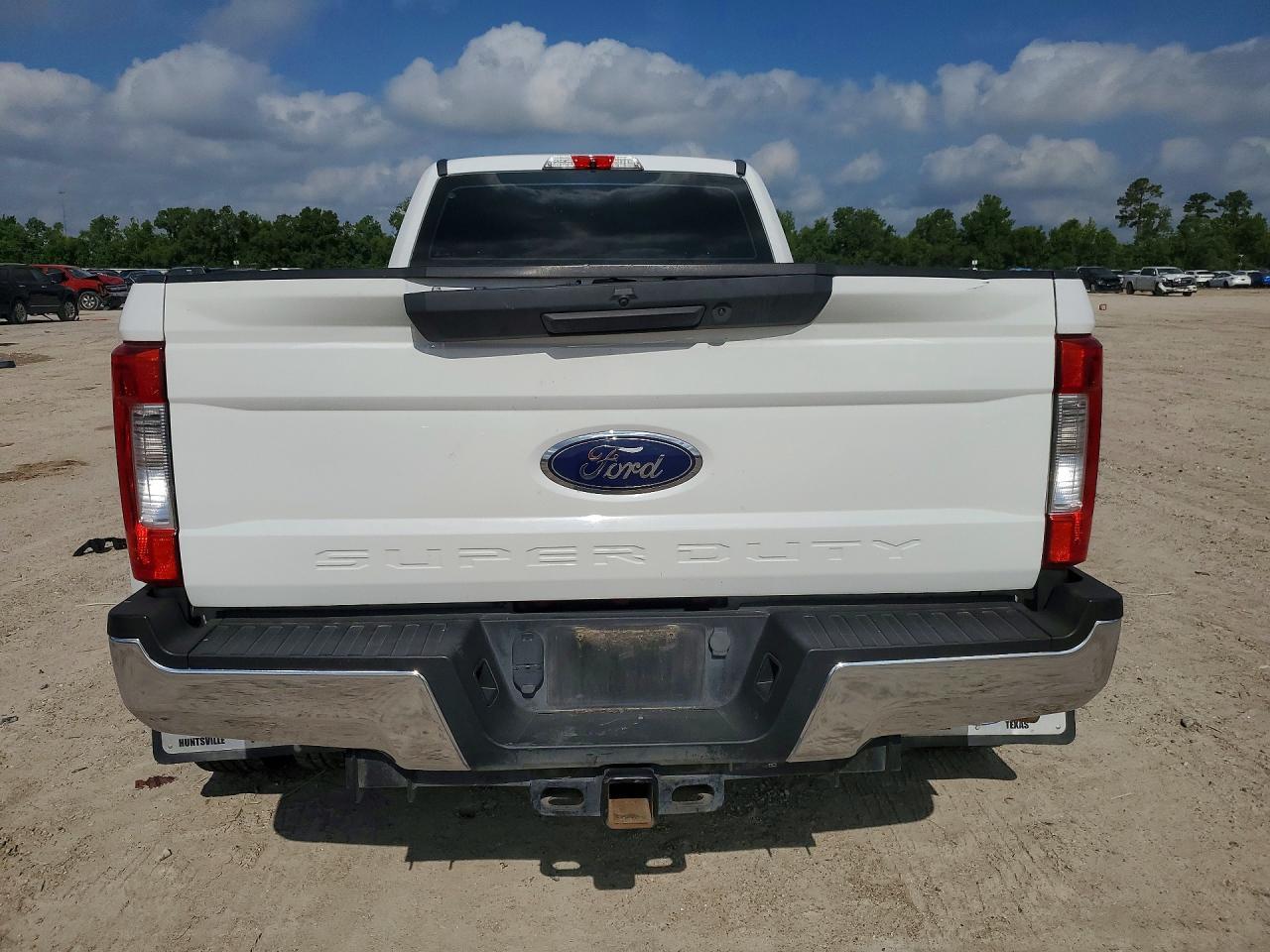 2018 Ford F350 Super Duty - Image 6