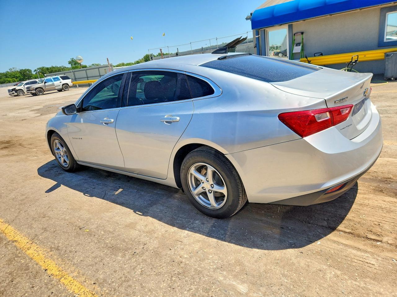 2017 Chevrolet Malibu Ls - Фото 2