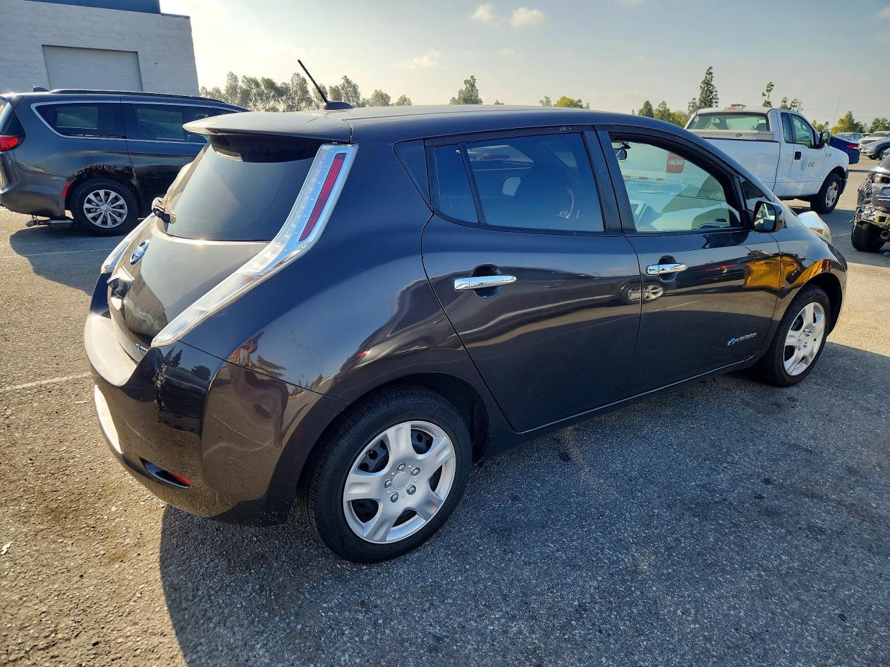 2017 Nissan Leaf S - Фото 3