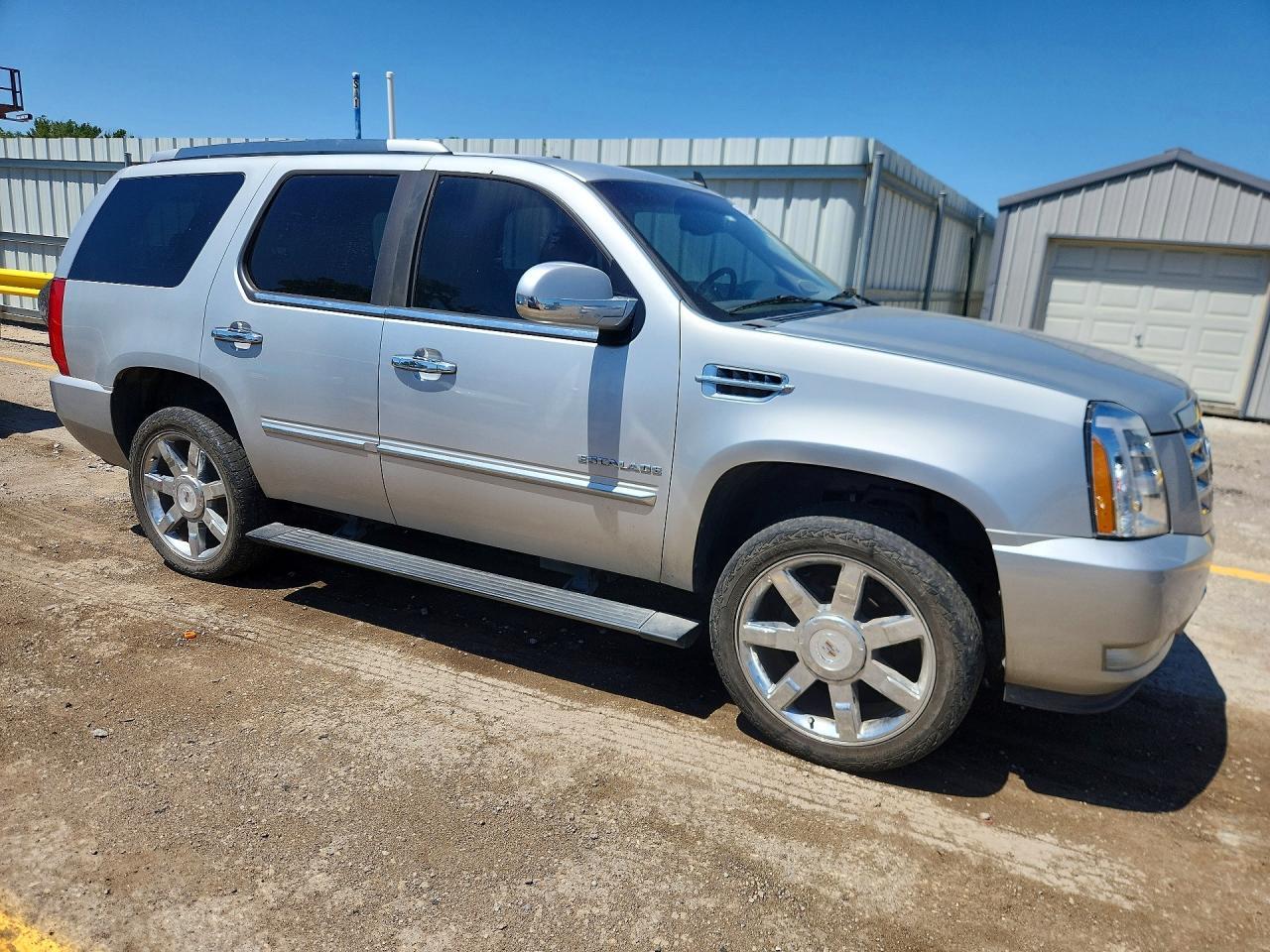 2010 Cadillac Escalade Premium - Image 4
