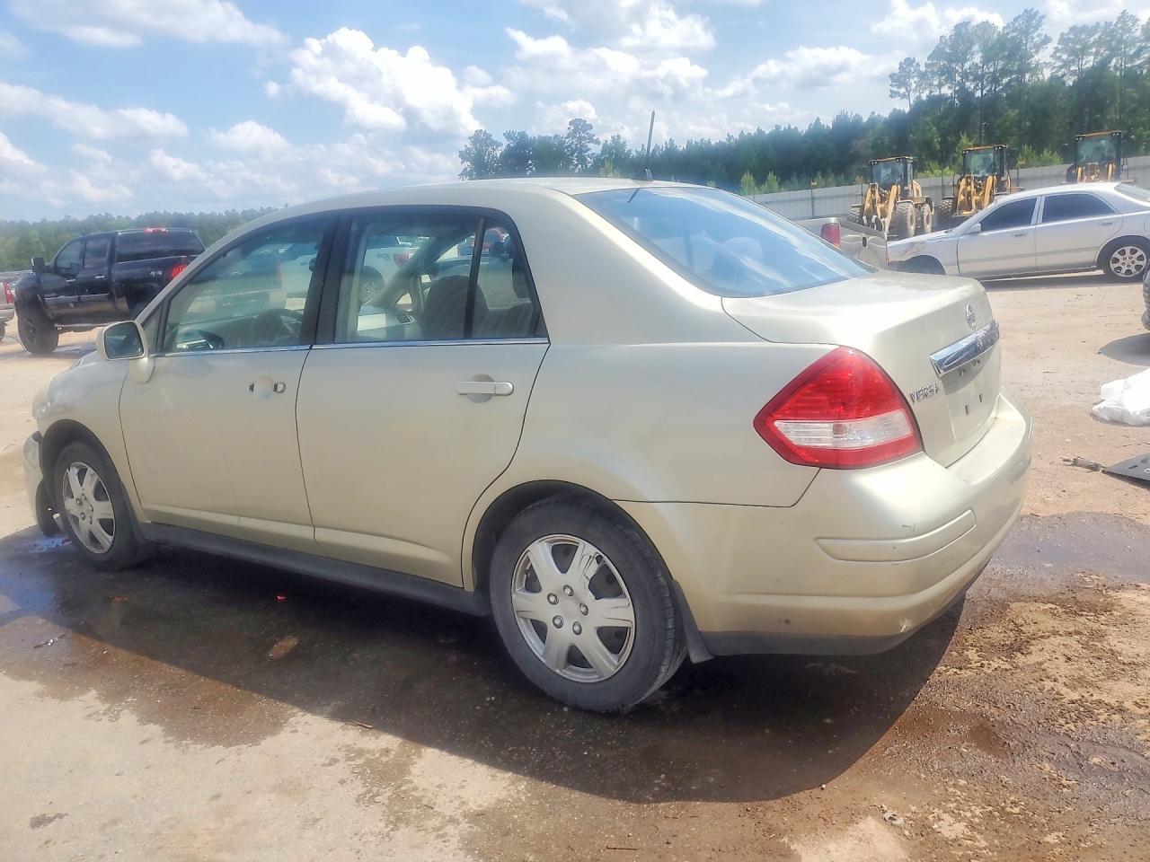 2008 Nissan Versa 1.8 S - Фото 2