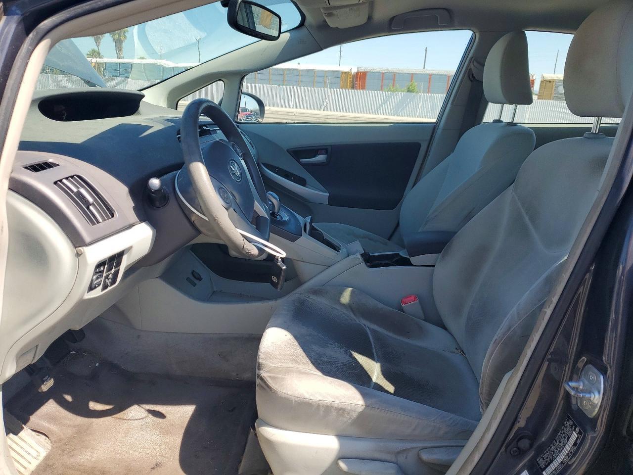 2011 Toyota Prius Two - Фото 7