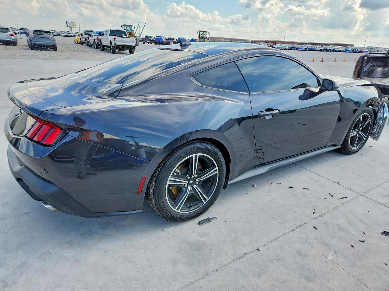 2024 Ford Mustang - Фото 3