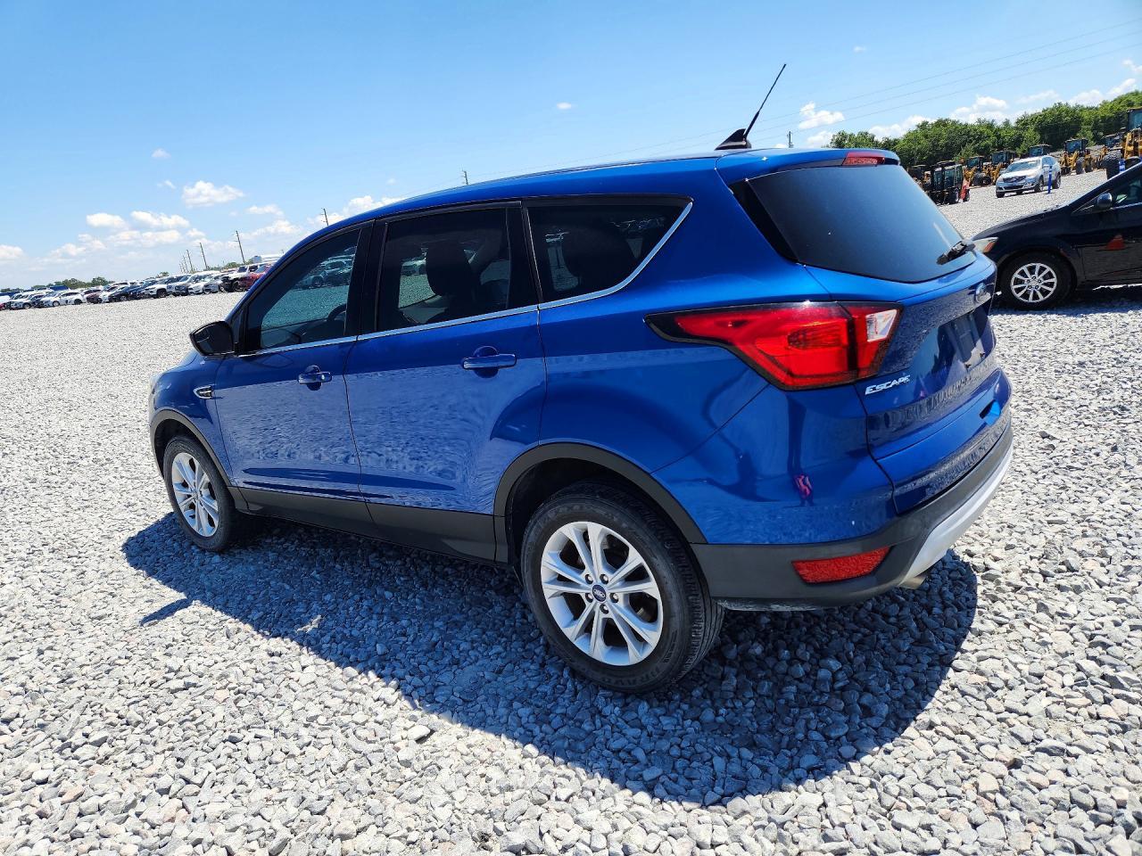 2019 Ford Escape Se - Фото 2