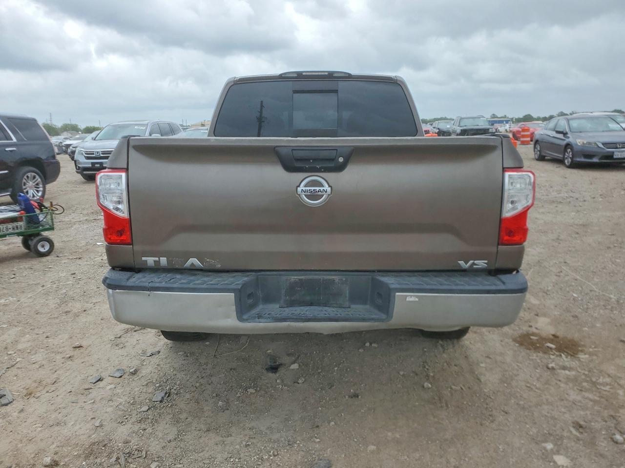 2017 Nissan Titan S - Фото 6