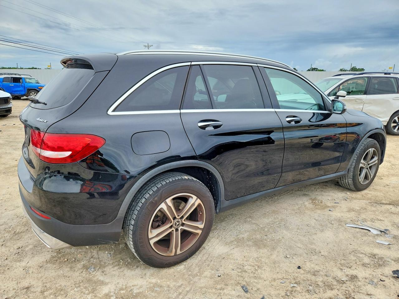 2019 Mercedes-Benz Glc 300 4Matic - Image 3